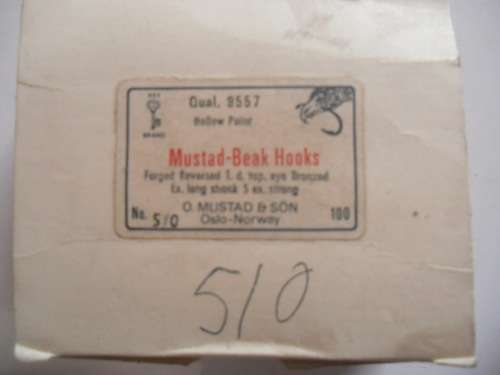 APPROXIMATELY 900 HOOKS (NEVER BEEN USED).